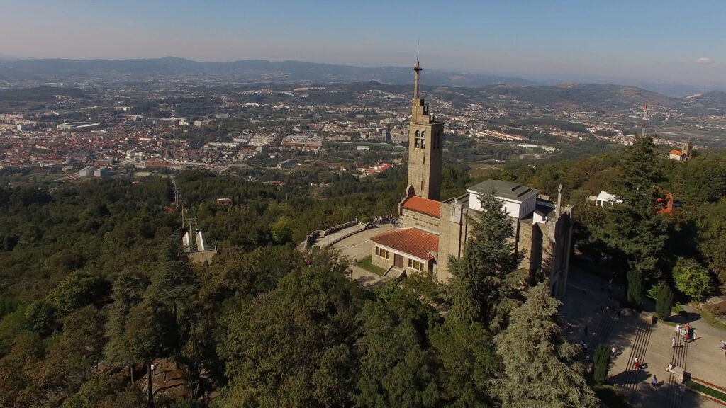 Subir à Penha: as três formas de chegar lá em cima