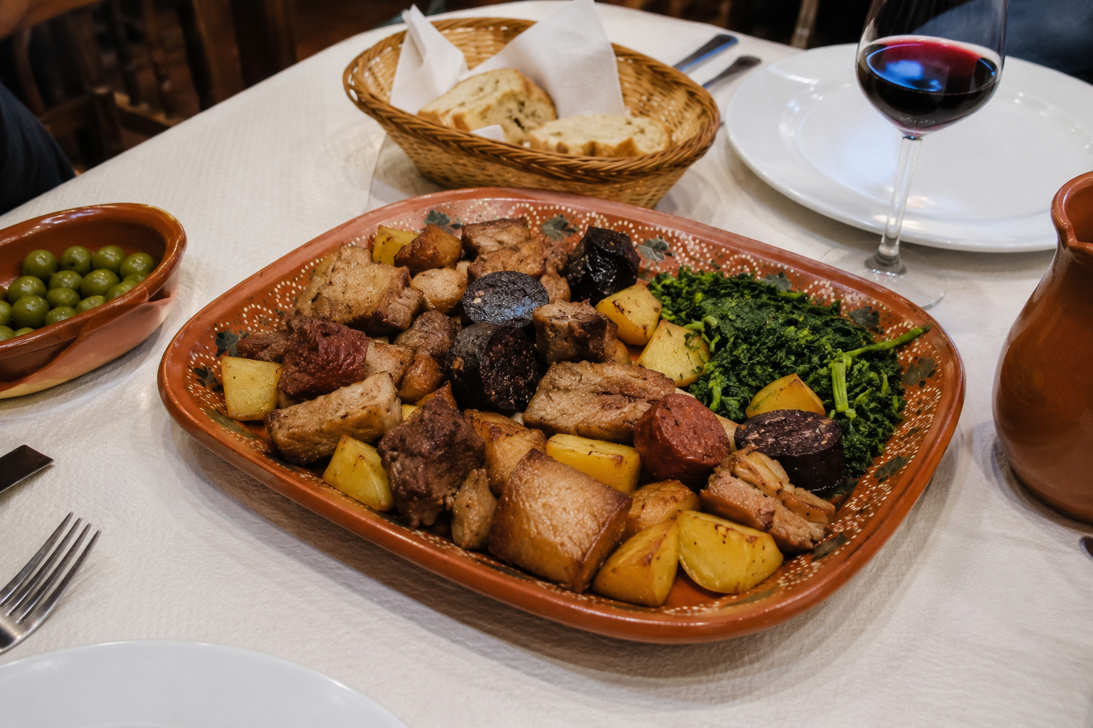 À mesa em Guimarães: 5 restaurantes tradicionais para descobrir durante a sua estadia